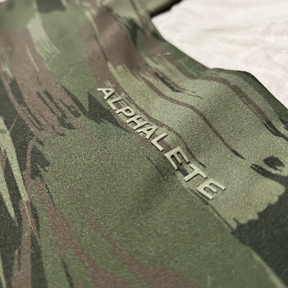 Alphalete Surface Power Leggings - Picture 3 of 6